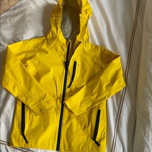 Vineyard Vines Boys yellow Raincoat sz 7